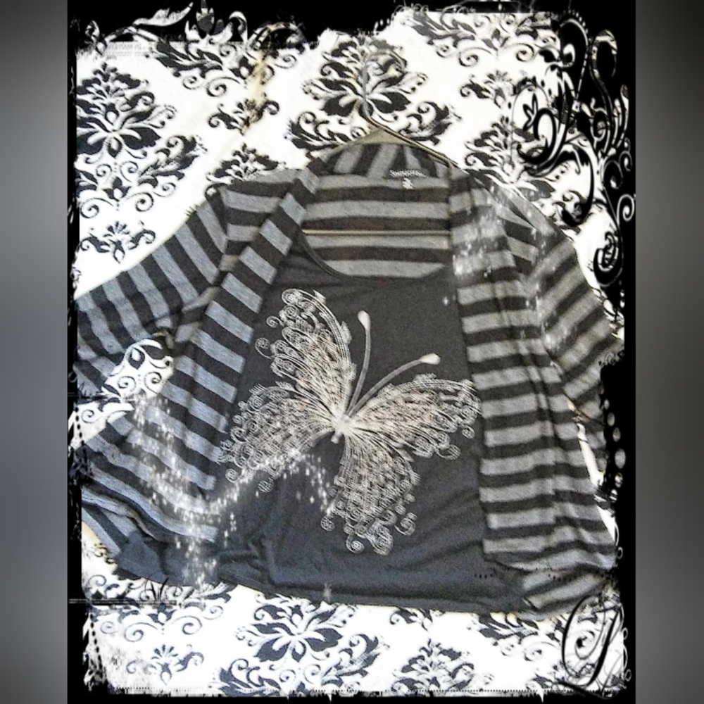 Butterfly 1X Midsleeve Top